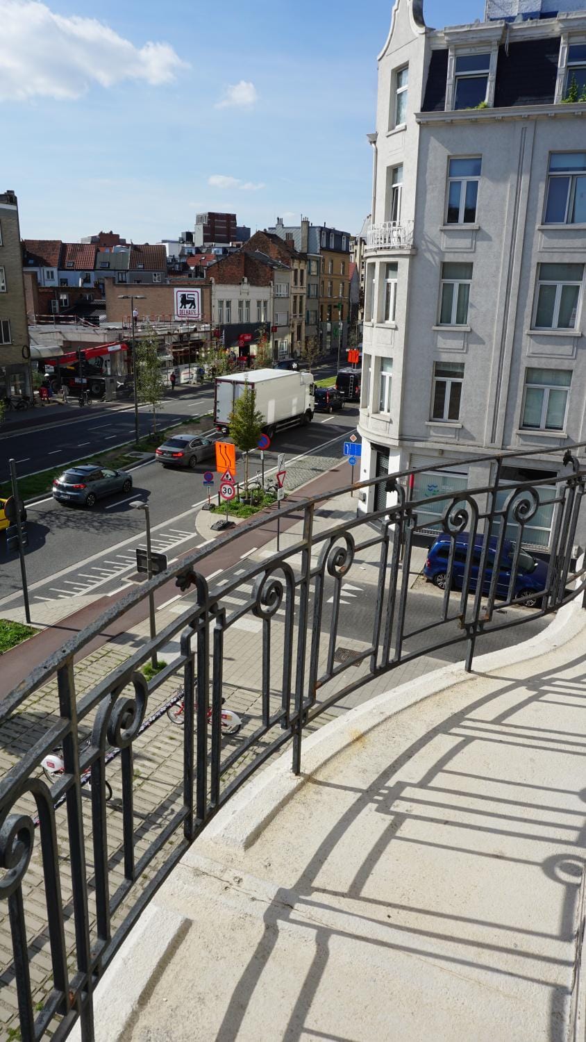 Property building, Day, Neighbourhood, City view, Street view, Location