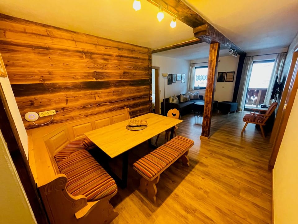 Living room, Photo of the whole room, Seating area