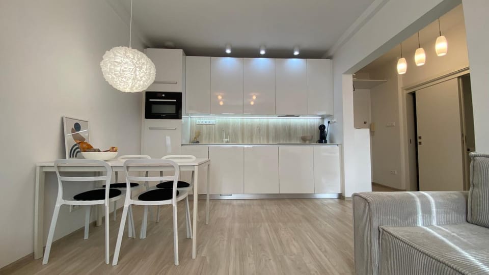 Coffee/tea facilities, Breakfast, dishwasher, minibar, washing machine