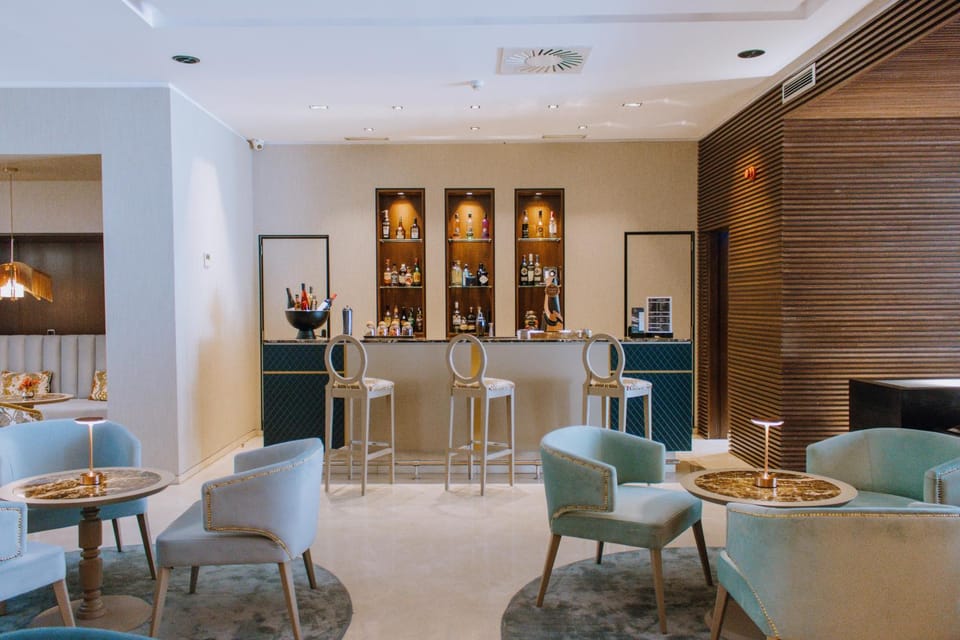 Property building, Lounge or bar
