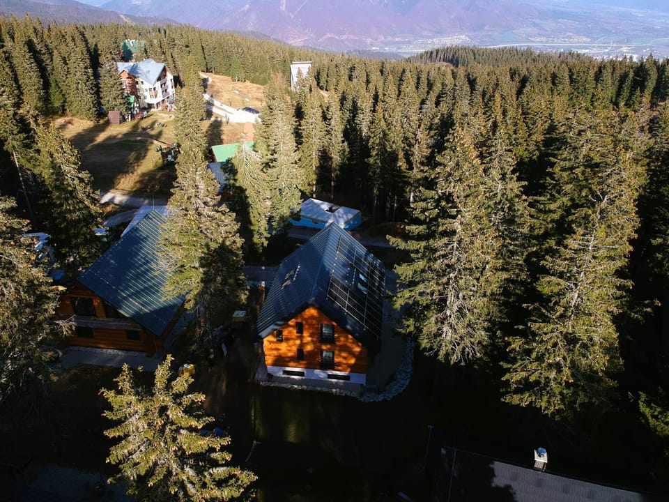 Nearby landmark, Natural landscape, Bird's eye view, Mountain view