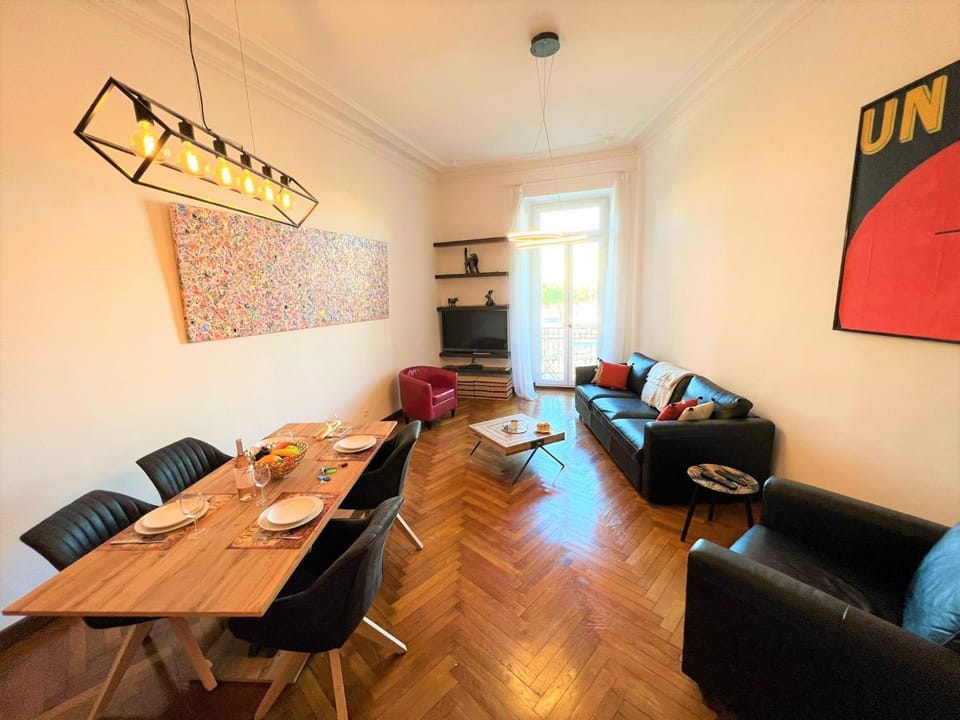 Living room, Dining area
