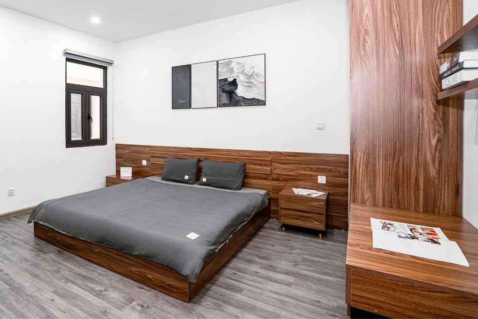 Bed, Photo of the whole room, Seating area, Bedroom, wardrobe