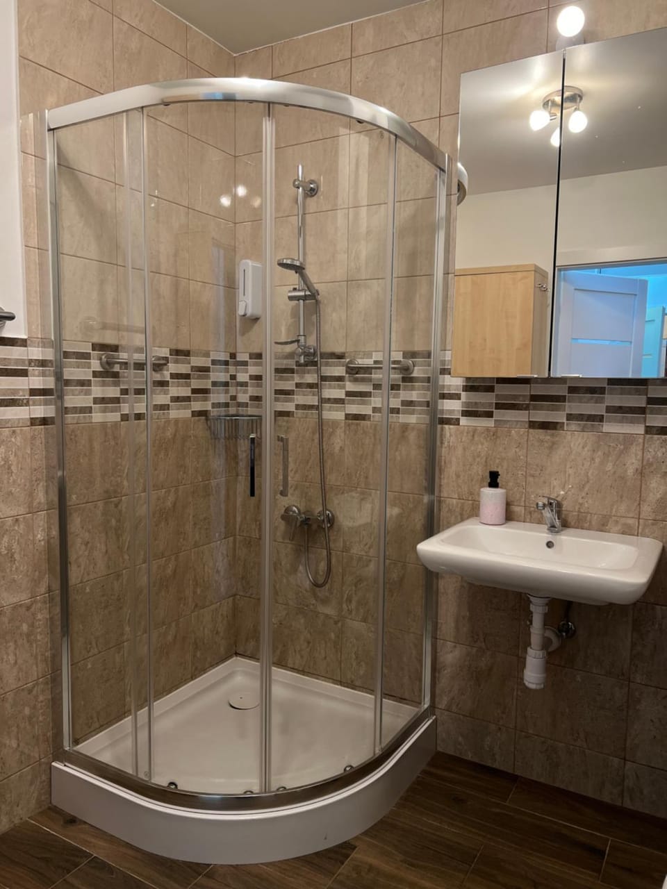 Shower, Bathroom, towels, washing machine, dryer