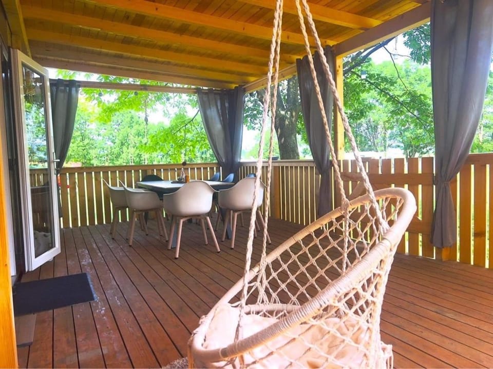 Mobilna hiška pogled na jezero Apartment in Slovenia