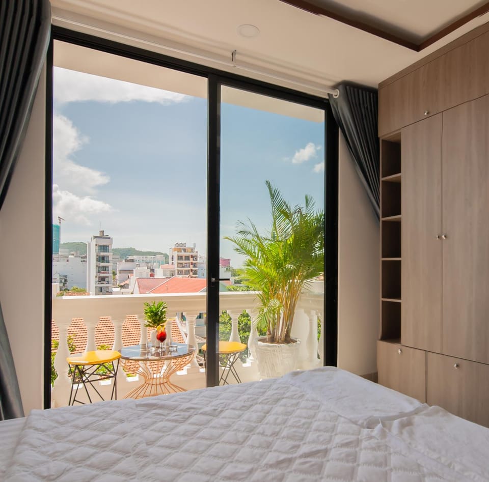 Bed, Day, View (from property/room), Balcony/Terrace, Photo of the whole room, Bedroom