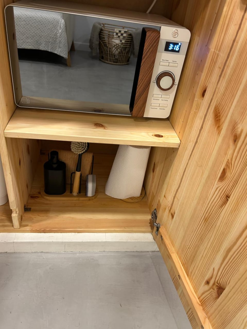 Kitchen or kitchenette