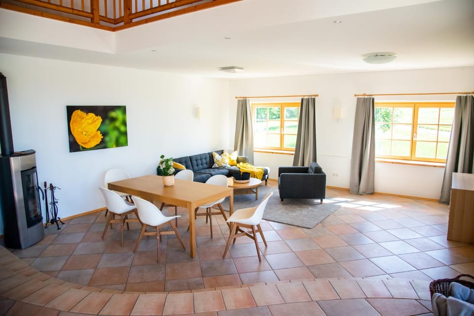 Living room, Seating area, Dining area