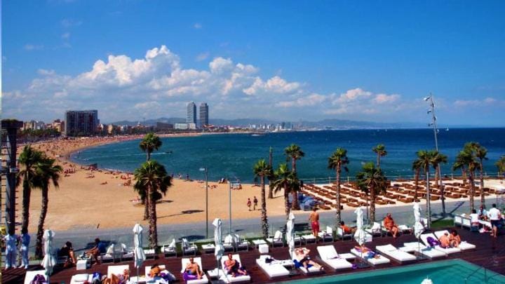 Spacious 5-Cabin Yacht Hotel in the Heart of Barcelona Cabin in Barcelona