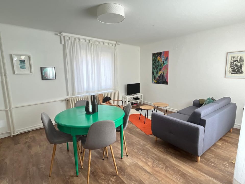 TV and multimedia, Living room, Dining area
