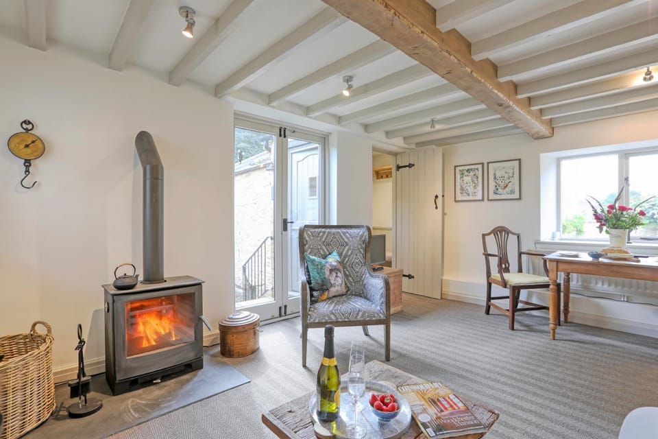 TV and multimedia, Living room, Dining area