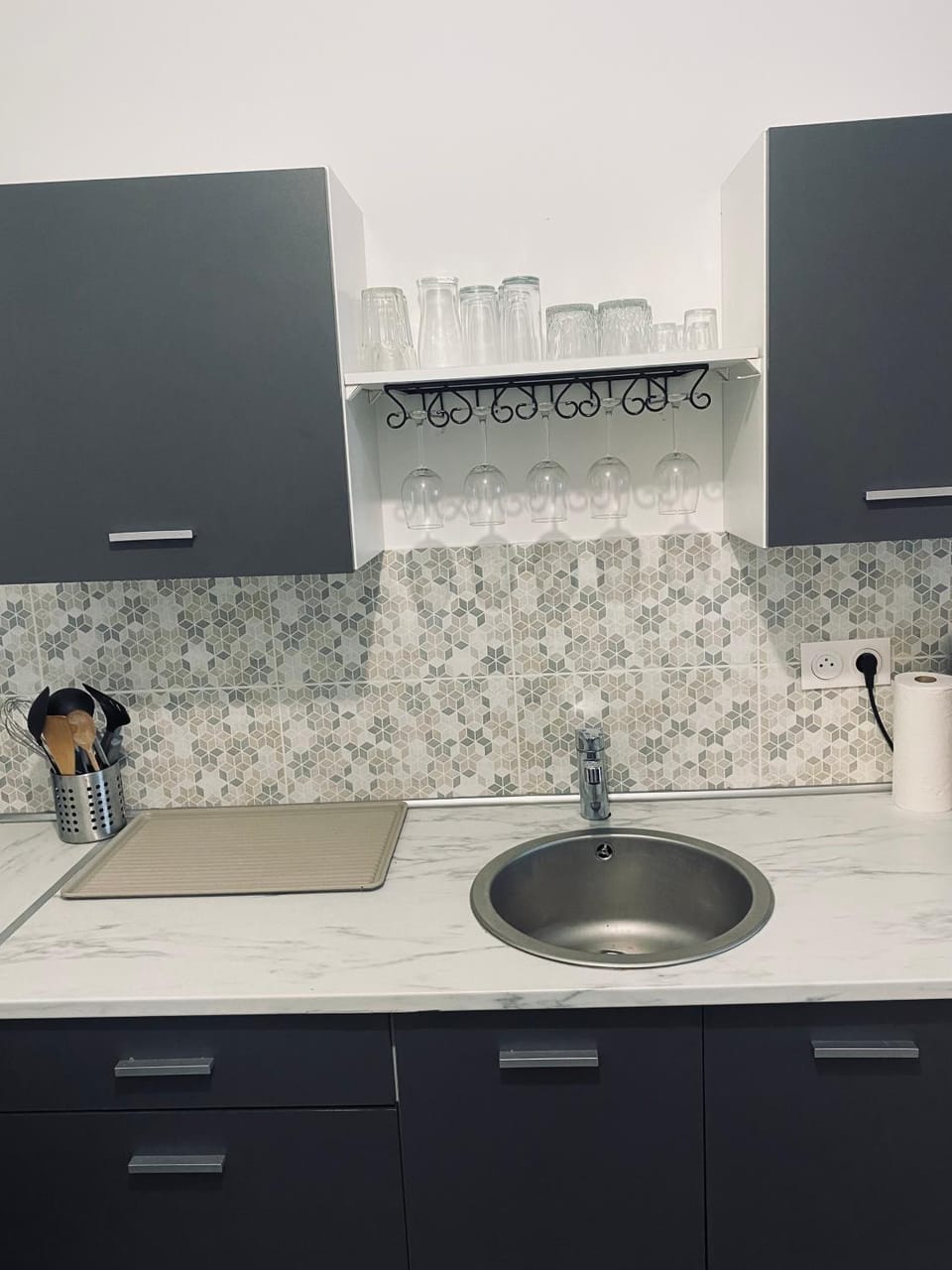 Résidence Eden, T2 Confort, à 10 mins du centre de Paris, Parking Apartment in Île-de-France