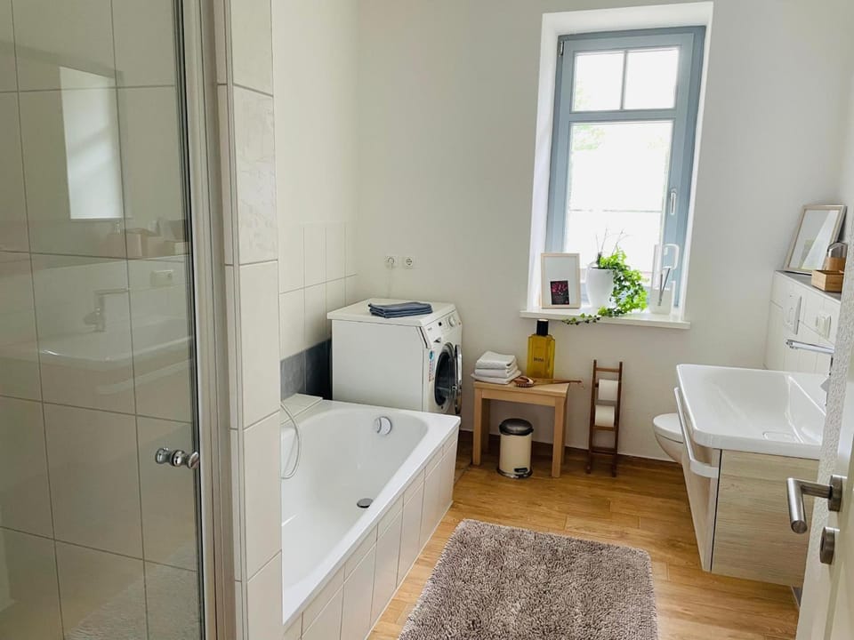 Bathroom, Living room