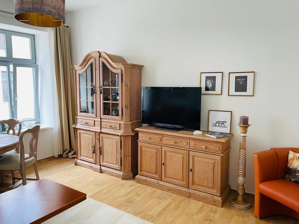 TV and multimedia, Living room, hair dresser