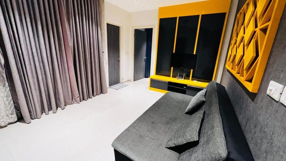 Living room, Photo of the whole room, Seating area, Evening entertainment