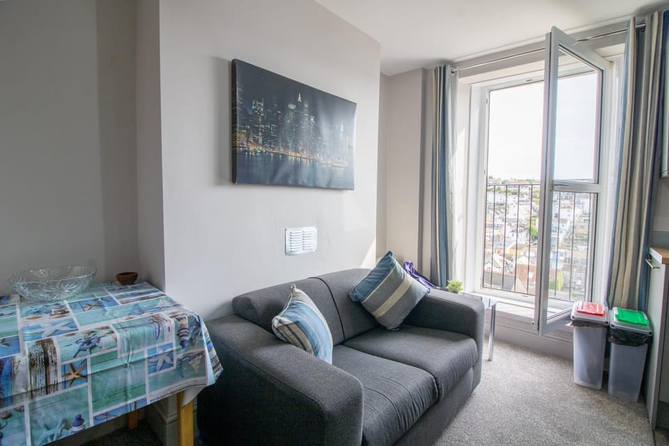 Living room, Photo of the whole room, Seating area