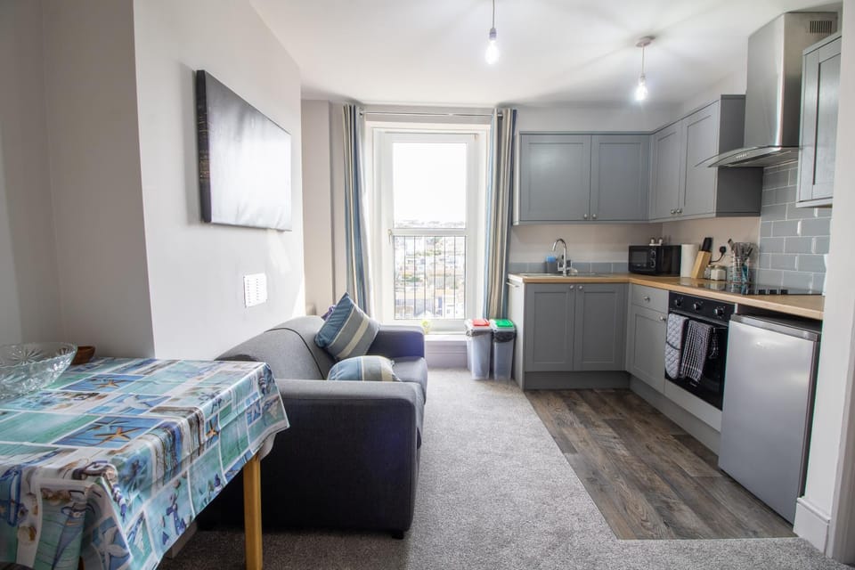 Bed, Kitchen or kitchenette, Living room, Photo of the whole room, pet friendly