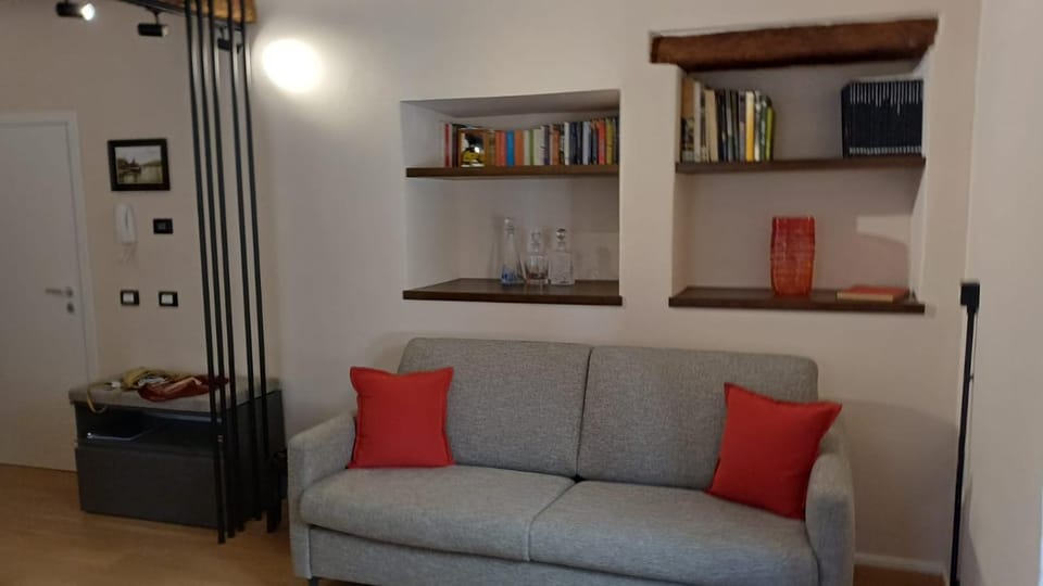 Iseo Centre Attic- private parking & bike storage Apartment in Iseo