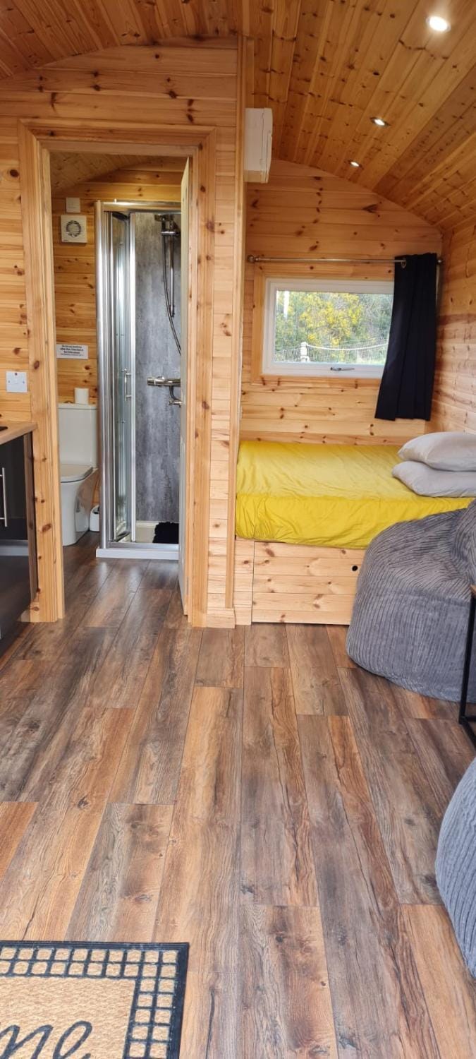 The Getaway - The Red Kite - Pet Friendly Luxury Glamping Cabin - Adults Only Cabin in County Waterford