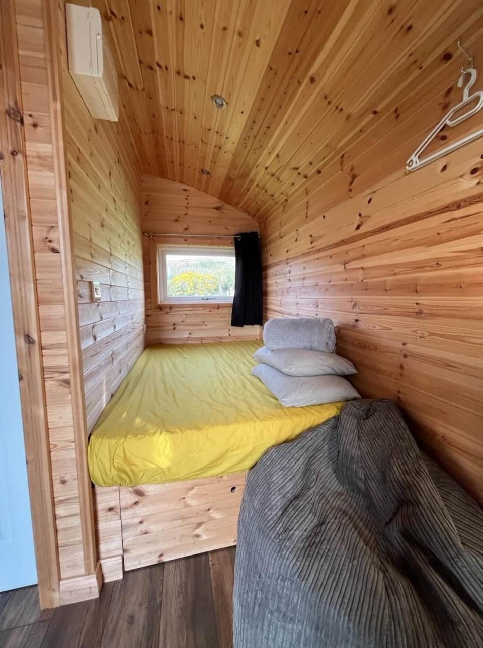 The Getaway - The Red Kite - Pet Friendly Luxury Glamping Cabin - Adults Only Cabin in County Waterford