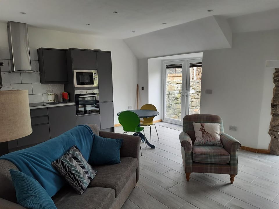 Kitchen or kitchenette, Living room, Seating area