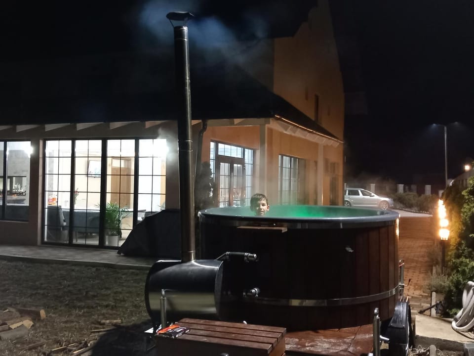 Night, Pool view