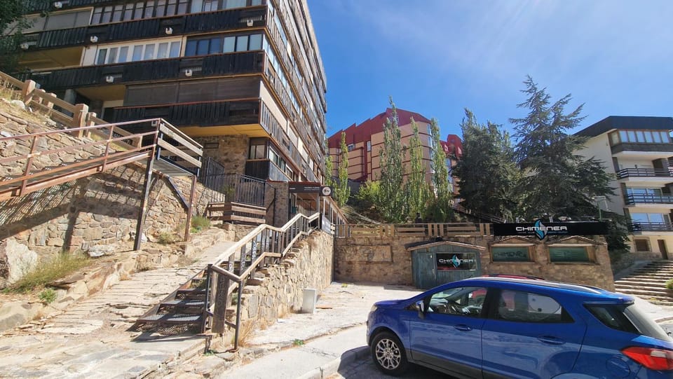 Property building, Facade/entrance