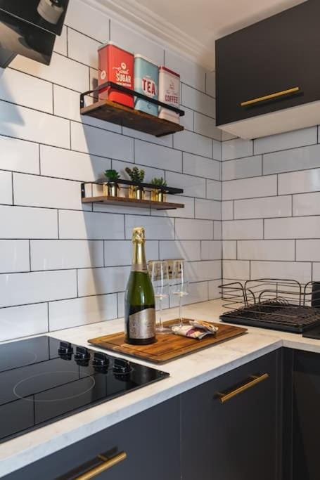 The West End Loft - 5* Retreat - Private Parking! Apartment in Glasgow