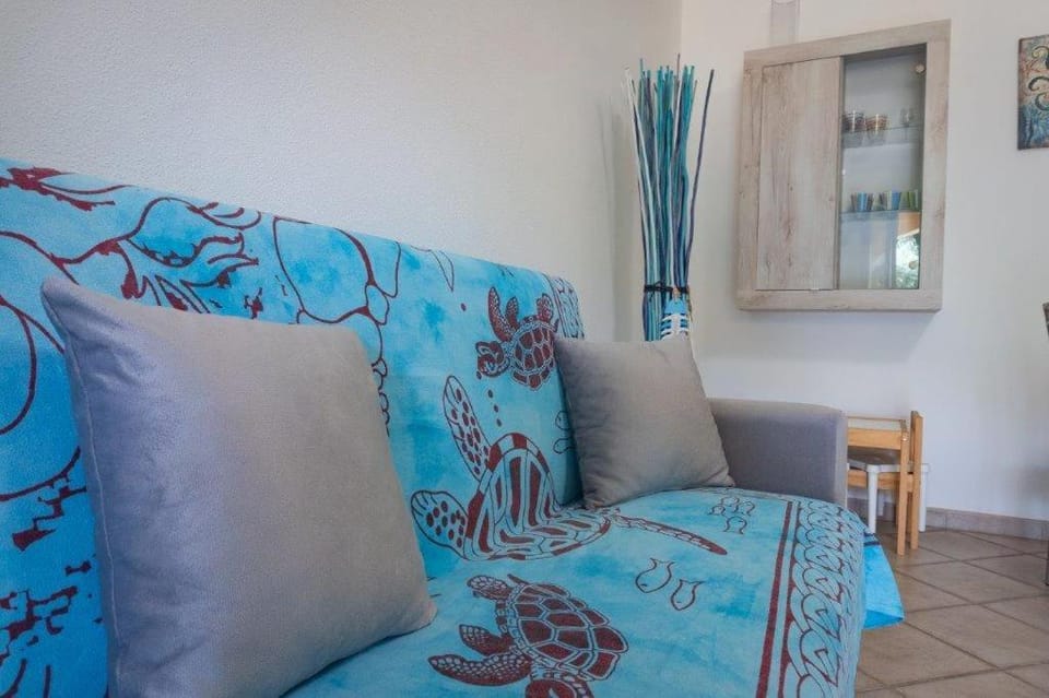 Bed, Living room