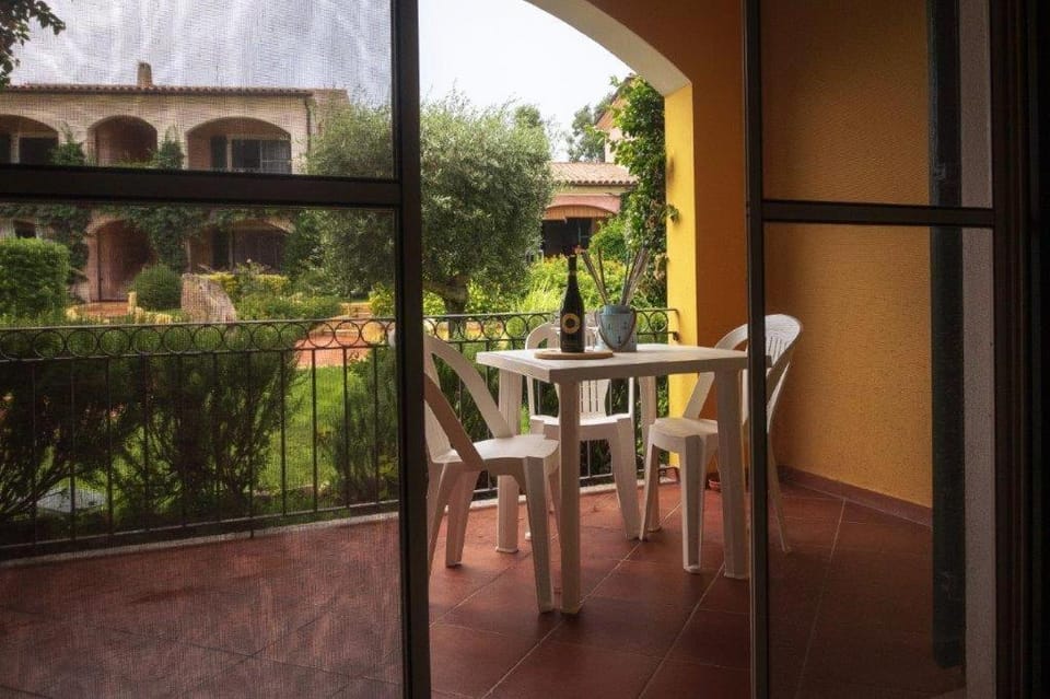Balcony/Terrace, Garden view