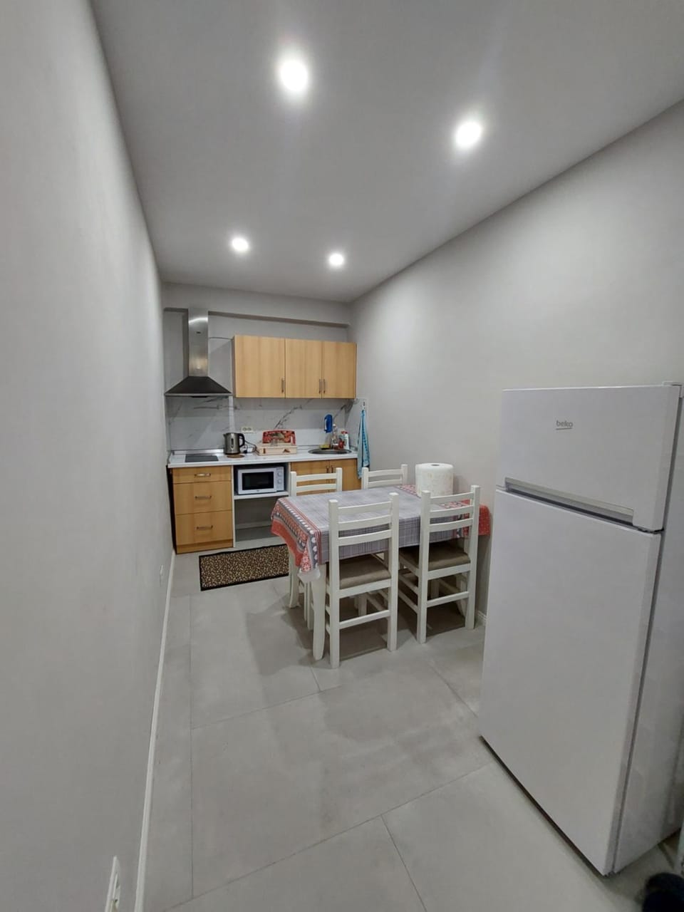 Kitchen or kitchenette, Dining area, oven, stove