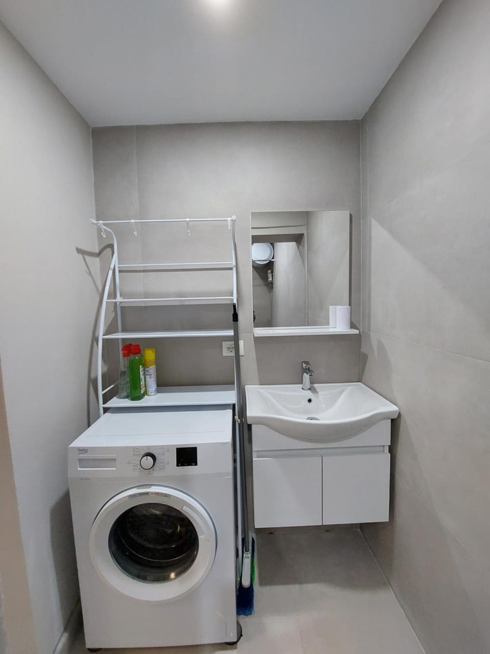 Bathroom, washing machine, dryer