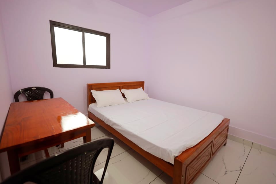 Bed, Photo of the whole room, hair dresser