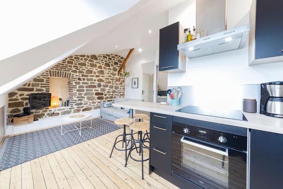 Kitchen or kitchenette, Living room, Dining area, oven, stove