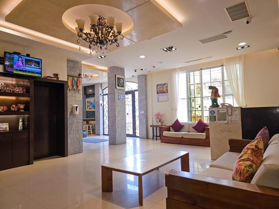 Communal lounge/ TV room, TV and multimedia, Living room
