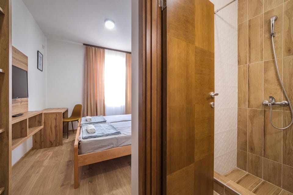 Shower, Bed, Bedroom, wardrobe