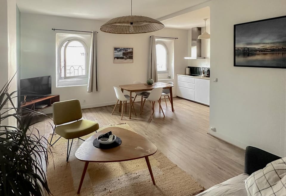 TV and multimedia, Kitchen or kitchenette, Living room, Dining area