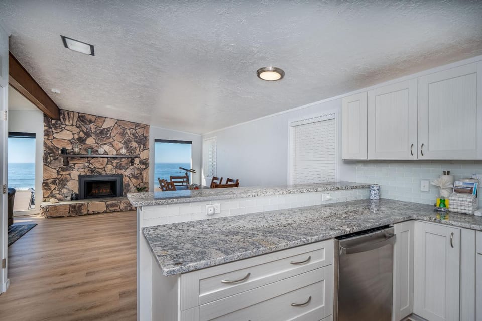 Inlet Cottage House in Devils Lake