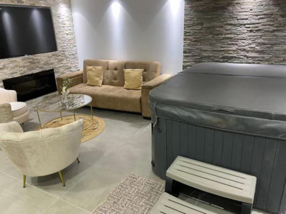 Sandspa logement avec jacuzzi House in Provence-Alpes-Côte d'Azur