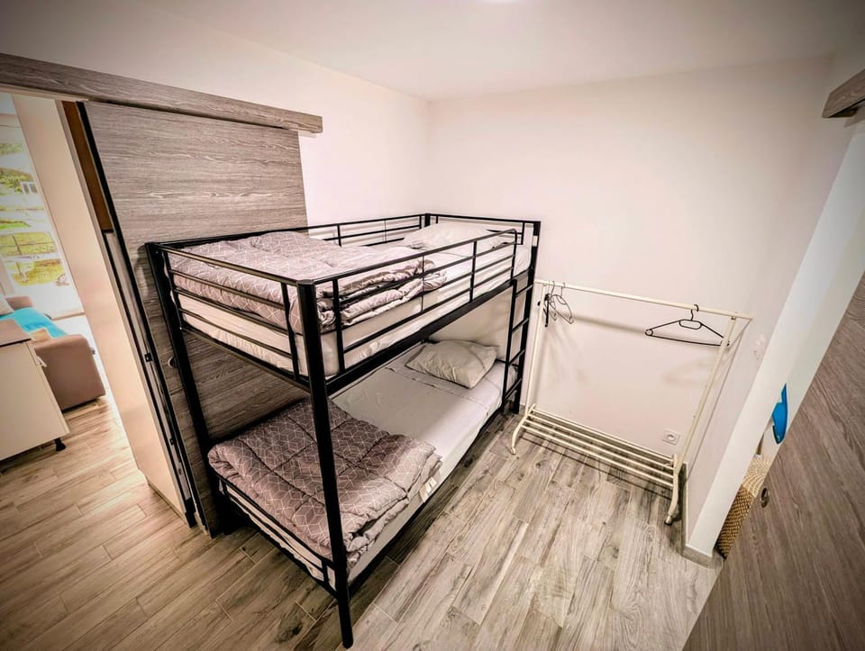 bunk bed