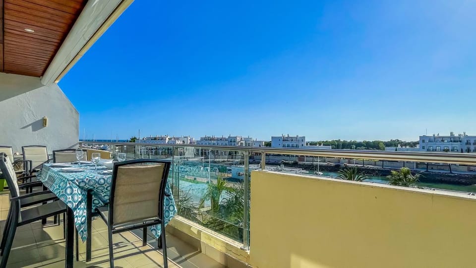 Aquamar Sunset T2 by HsR Marina Vilamoura Apartment in Quarteira
