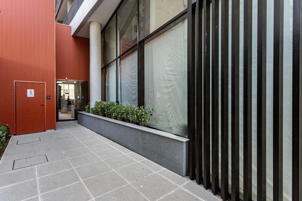 Facade/entrance