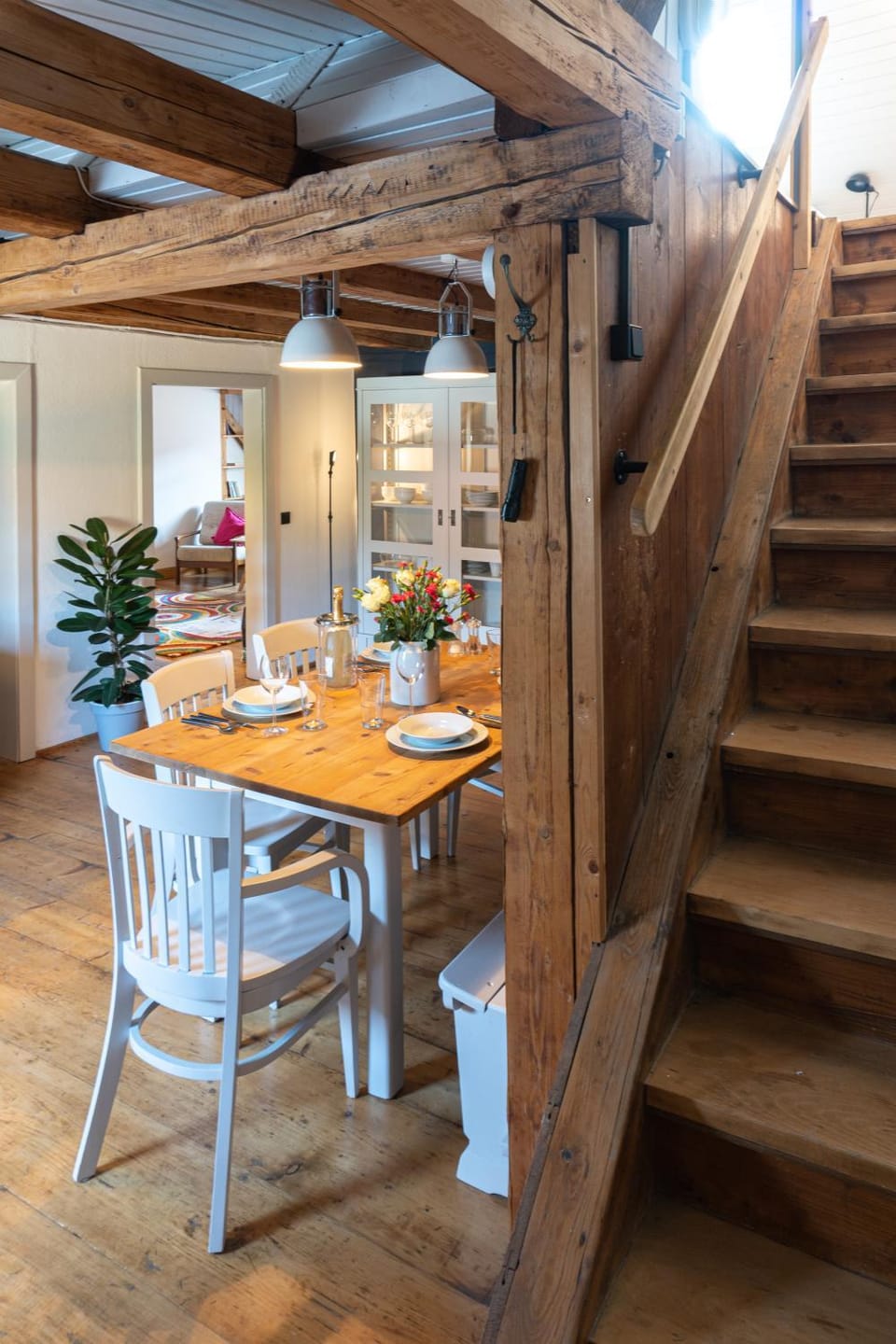 Seating area, Dining area
