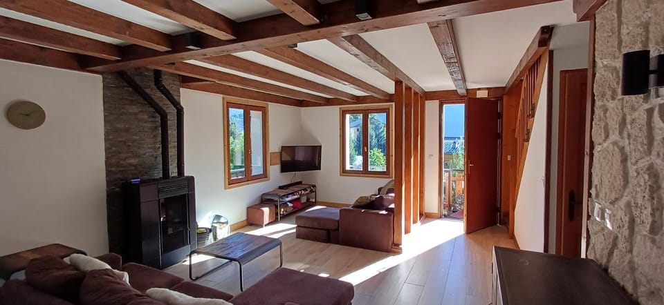 Communal lounge/ TV room, Seating area, Evening entertainment