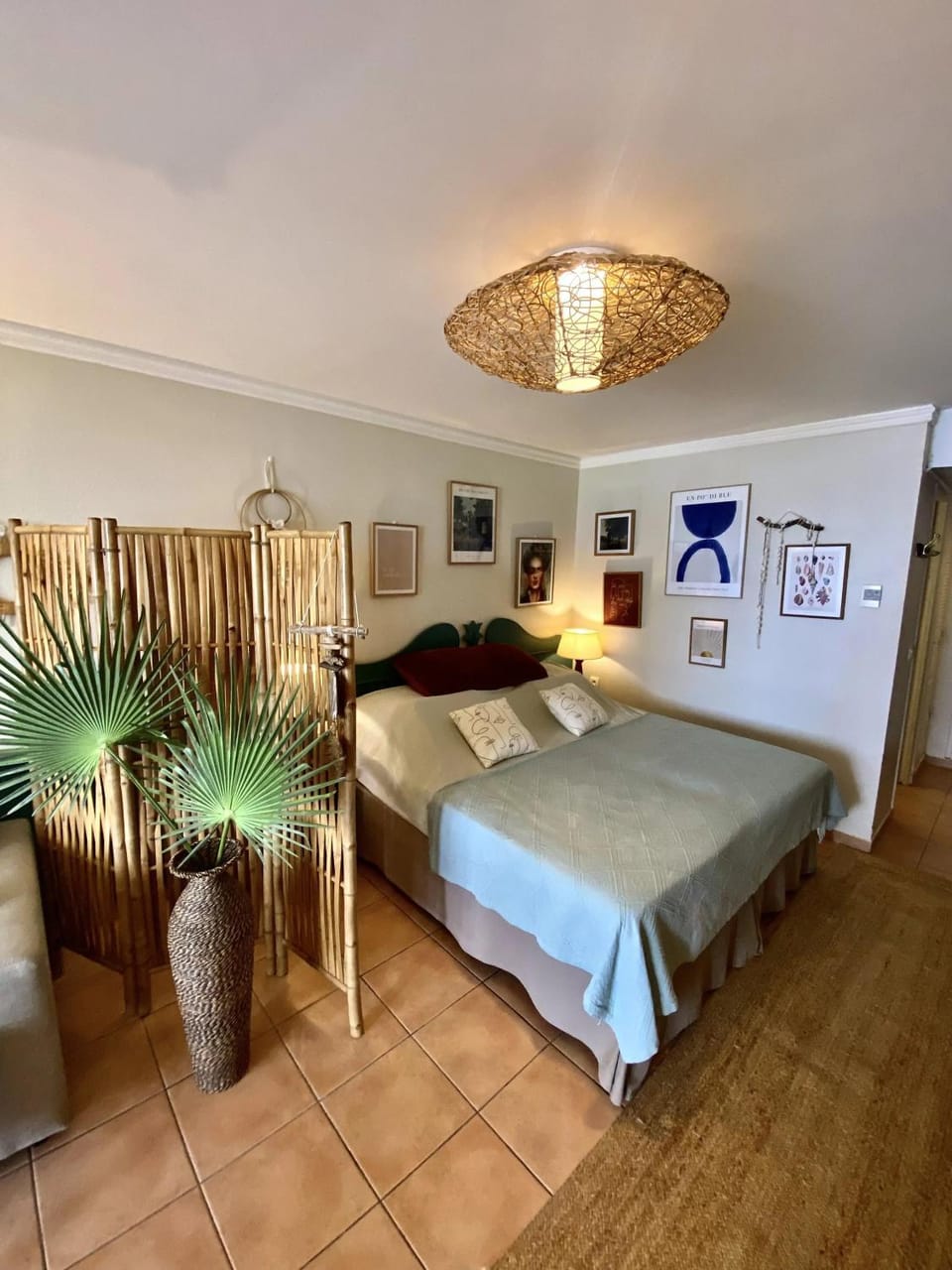 Bed, View (from property/room), Photo of the whole room, Bedroom