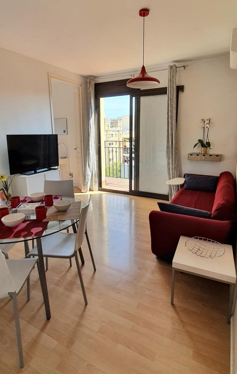 Communal lounge/ TV room, TV and multimedia, Balcony/Terrace, Living room, Dining area