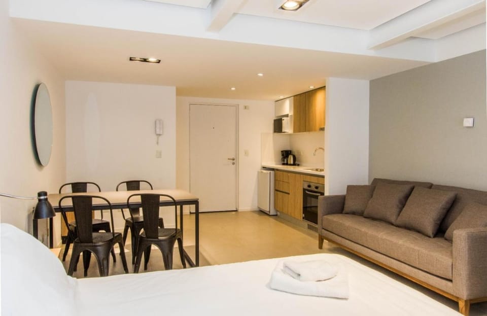Bed, Kitchen or kitchenette, Living room, Photo of the whole room, Seating area, Dining area