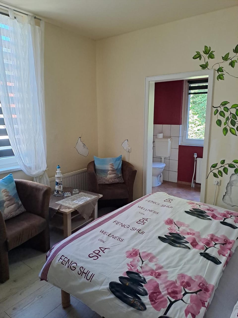 Photo of the whole room