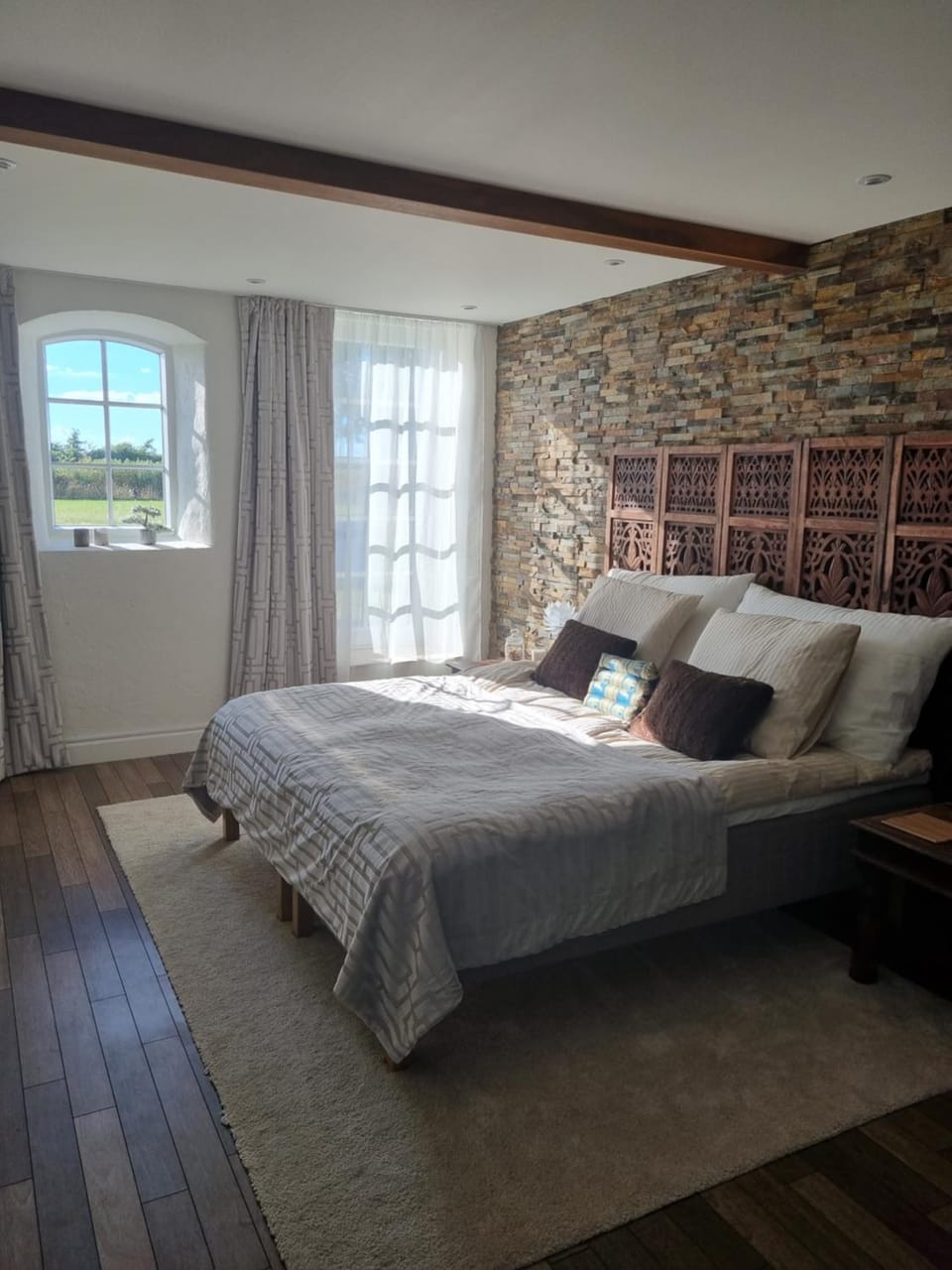 Bed, Photo of the whole room