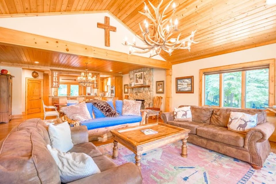 Bishops Retreat House in Lake Junaluska